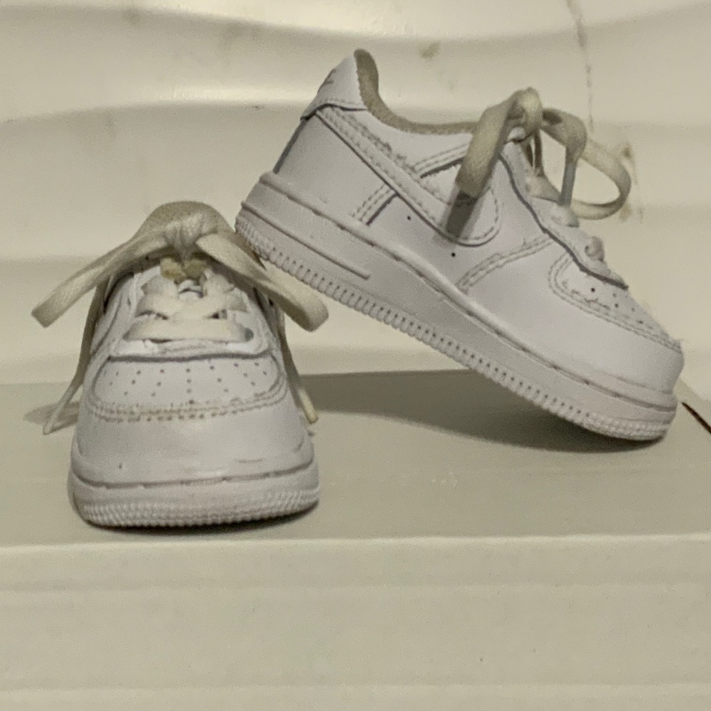 Nike Force 1 LE Toddler Sneaker, White, size 4C